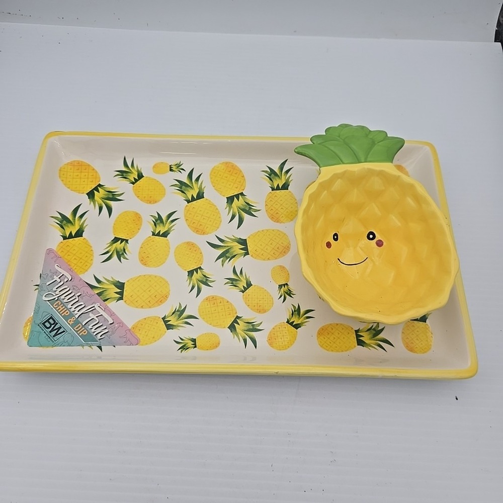 Boston Warehouse Pineapple Chip & Dip Tray